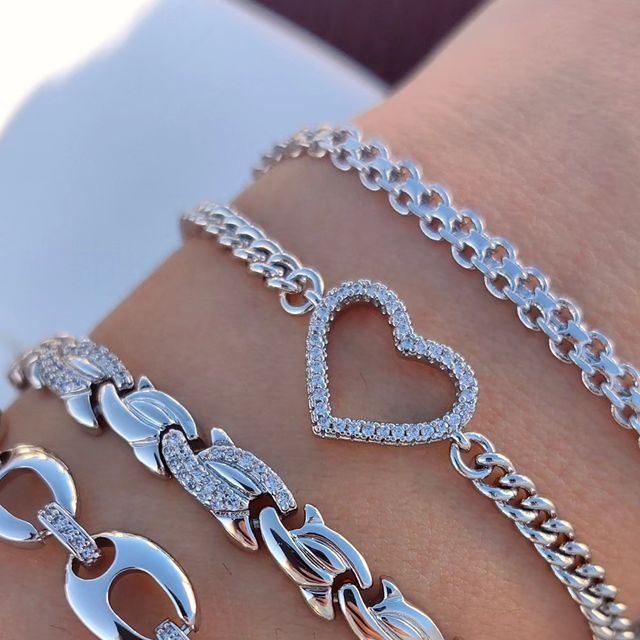 Şık Gümüş Bileklik Seti